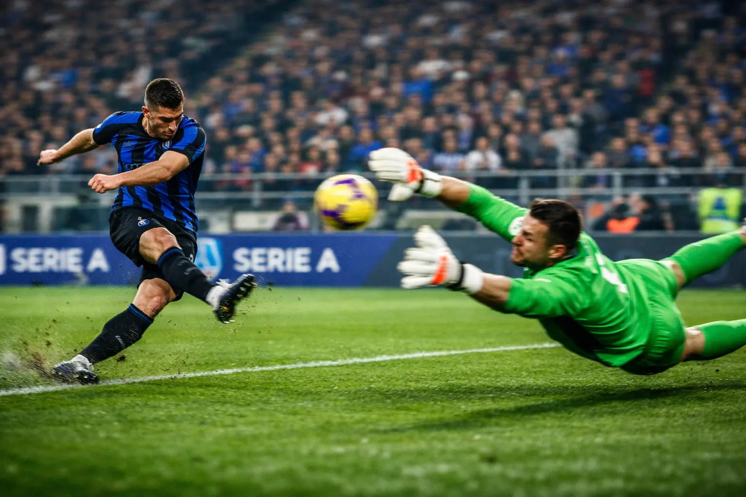 Azione di gioco durante partita di calcio